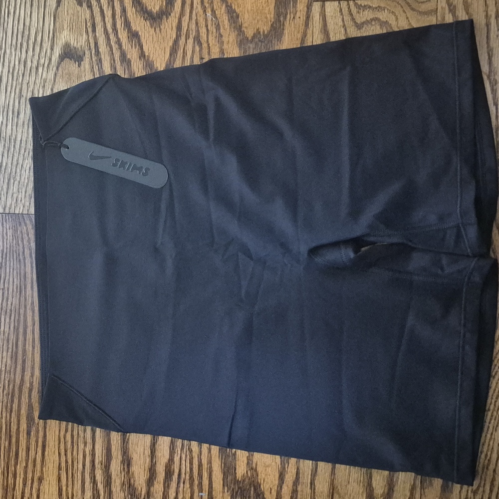 NikeSKIMS SHINE BONDED WAIST 5" BIKER SHORT